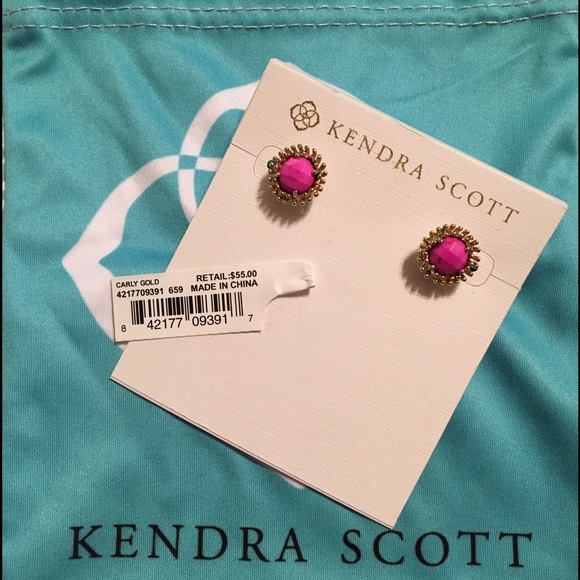 Kendra Scott Carly Gold studs in Magenta