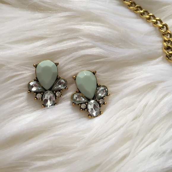 SOLD Mint statement earrings clusters - Picture 2 of 2