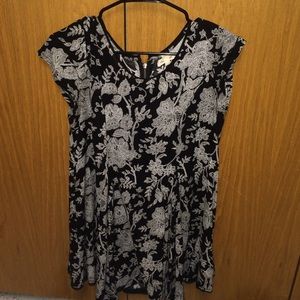 Black sundress w white design