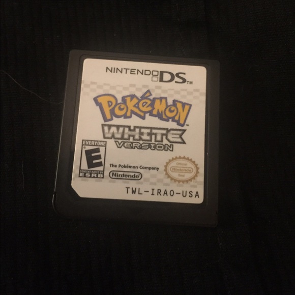 🔴SOLD🔴 pokemon white