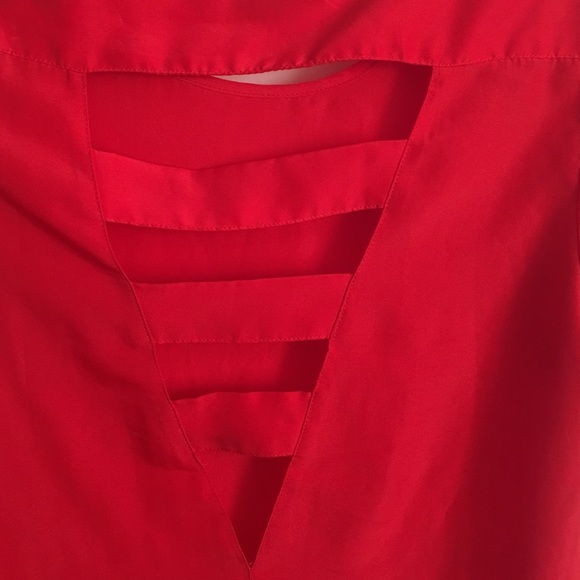Red top! - Picture 3 of 3