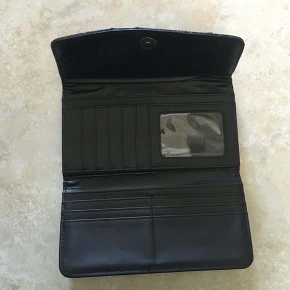 Beautiful Wallet. - Picture 2 of 3