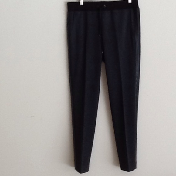 Jones New York casual pants. Very smart. - Picture 1 of 4