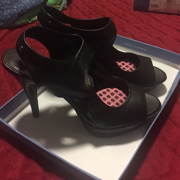Vera Wang heels