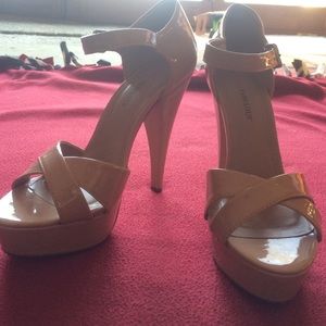 BRAND NEW nude open towed heels!