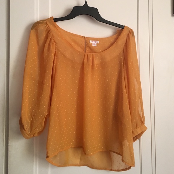Gold/mustard yellow top!