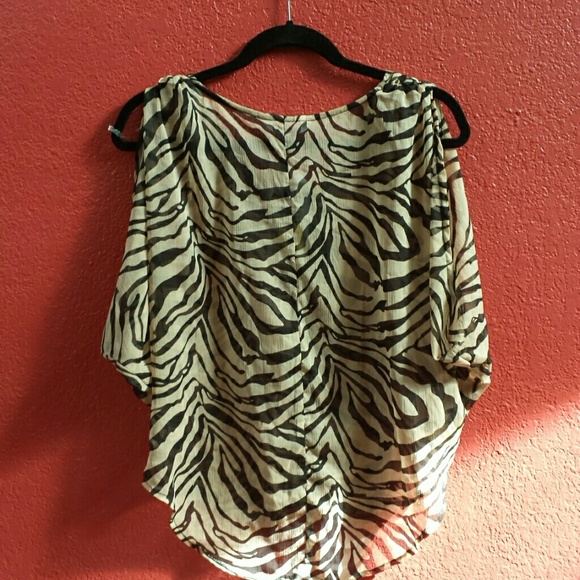 Zebra print top - Picture 2 of 3
