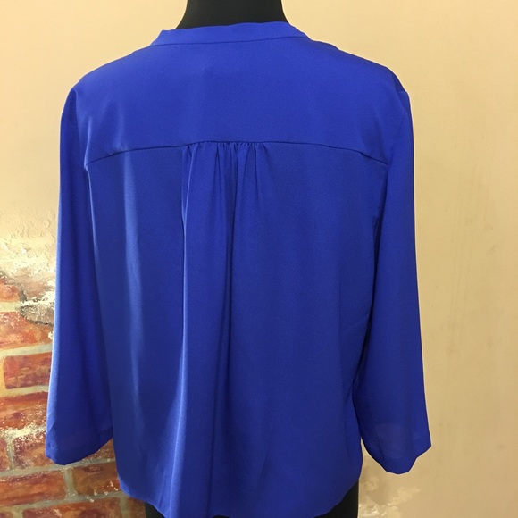 2 for $20🍒 NWOT ♦️Royal Blue Blouse♦️ - Picture 2 of 4