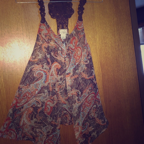 Adorable flowy overshirt! - Picture 1 of 3