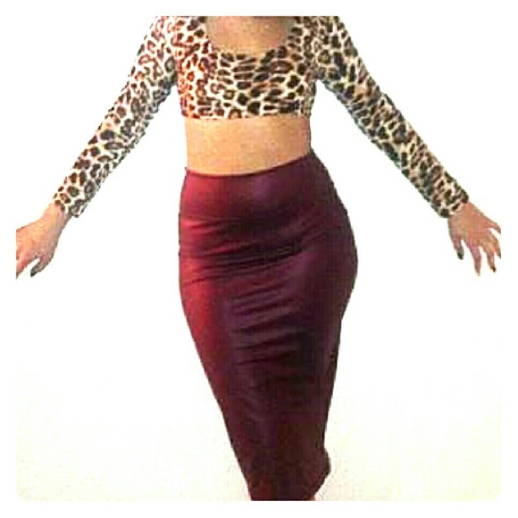Crop top - Picture 1 of 1