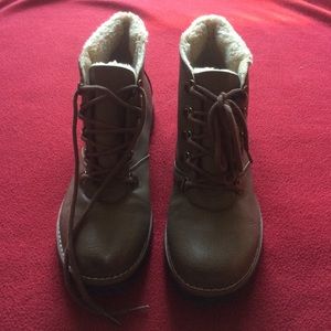 9 1/2 Fashionable winter boots