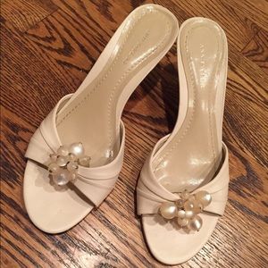 Preloved cream slip on heels