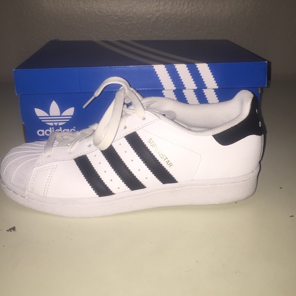 Adidas superstars
