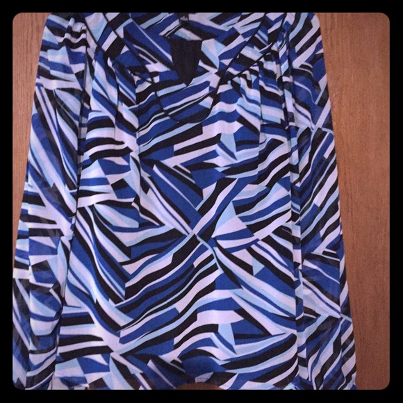 Long sleeve ana blue print blouse.