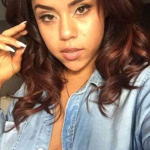 Meet your Posher, Desirae