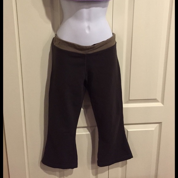 Brown capris