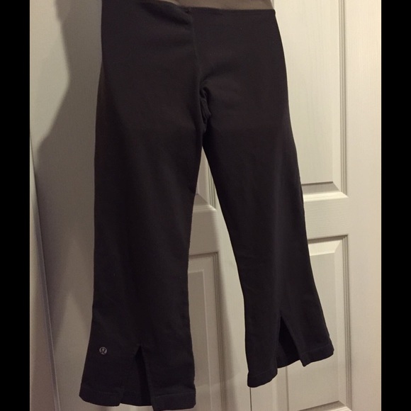 Brown capris - Picture 3 of 4