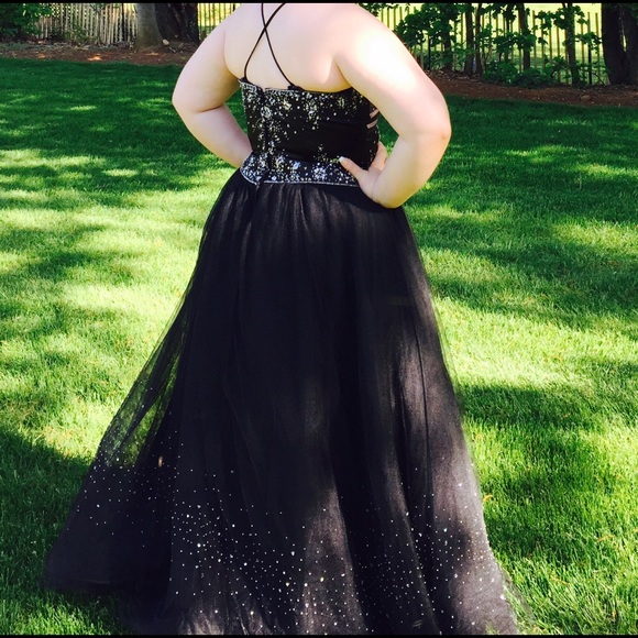 Stunning Black Prom Dress Size 16 - Picture 2 of 4