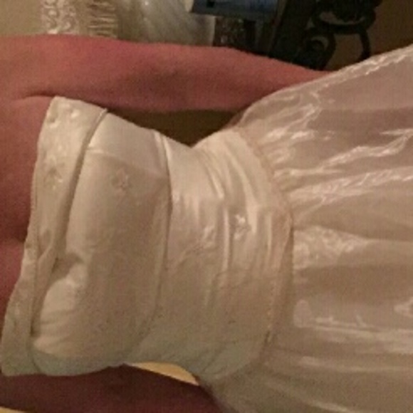 Dress - Picture 3 of 4