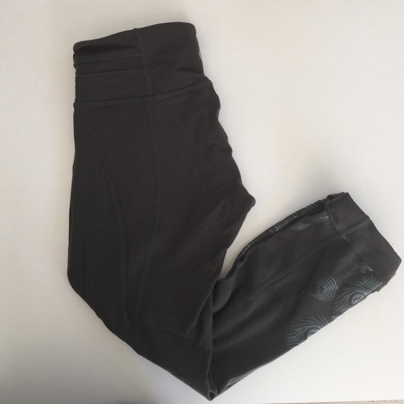 Lulu Lemon crop pants