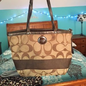 tan / brown coach purse!