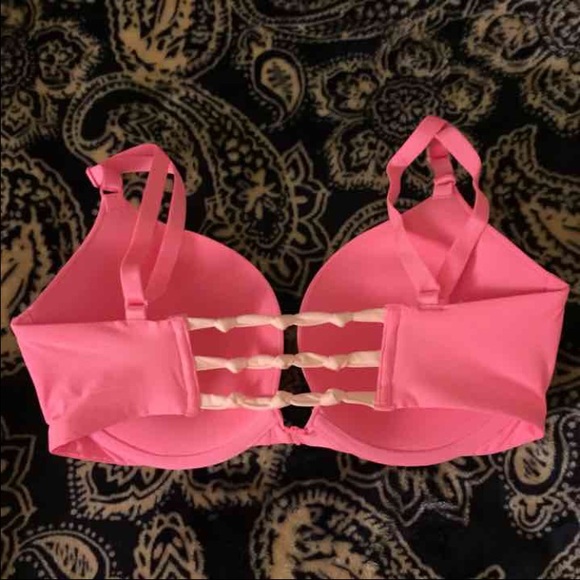 NWOT Victoria's Secret 32DD