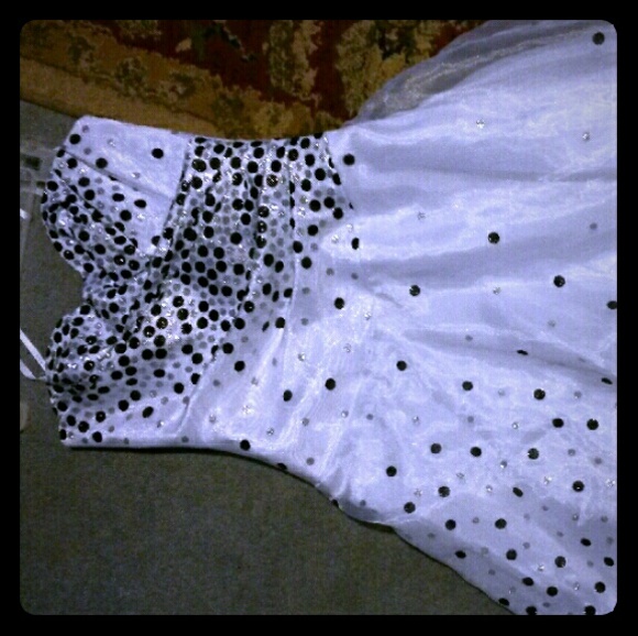Juniors white and black sparkly prom dress!
