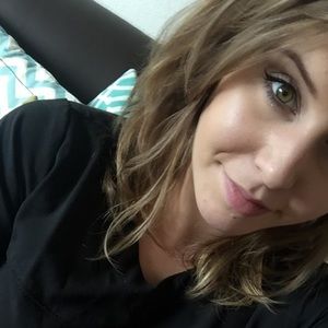 Meet your Posher, Corinne