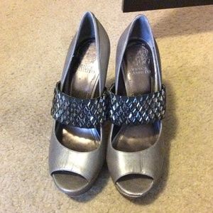 ❤️markdown❤️Vince Camuto Charcoal Metallic Heels