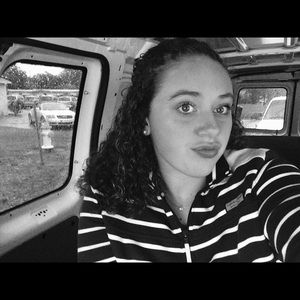 Meet your Posher, Abbie