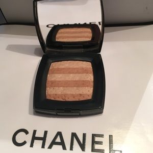 CHANEL Lumiere D'Artifices Illuminating Powder