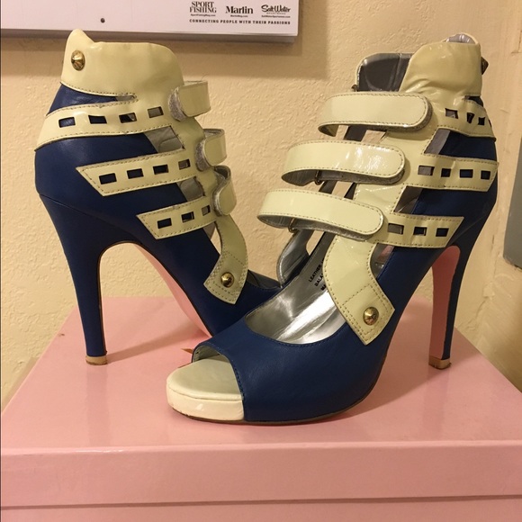 Melody Ehsani Shoes - Open-toe Velcro strap pumps