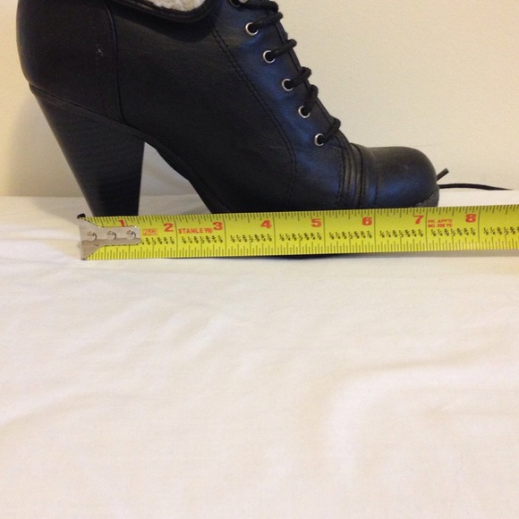 Heeled Mia booties - Picture 3 of 3