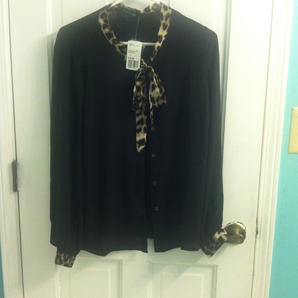 Nwt forever 21 black and leopard blouse