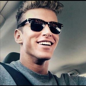 Meet your Posher, Jay