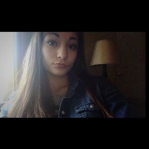 Meet your Posher, Allyssa