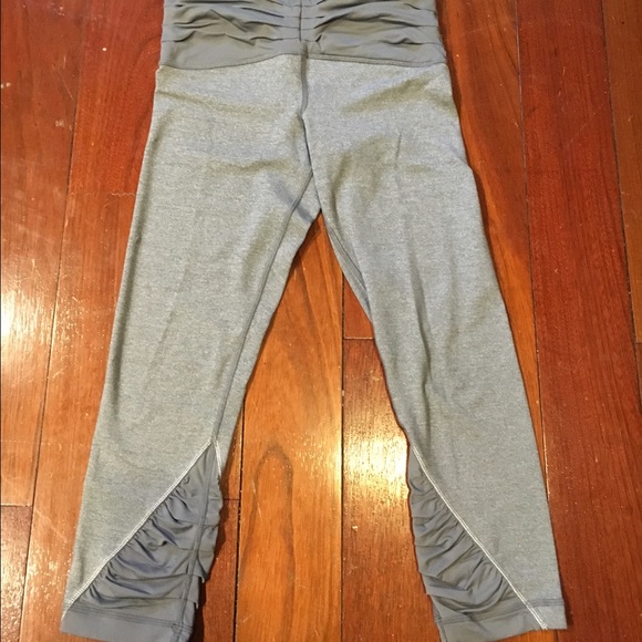 Lululemon Luon crops