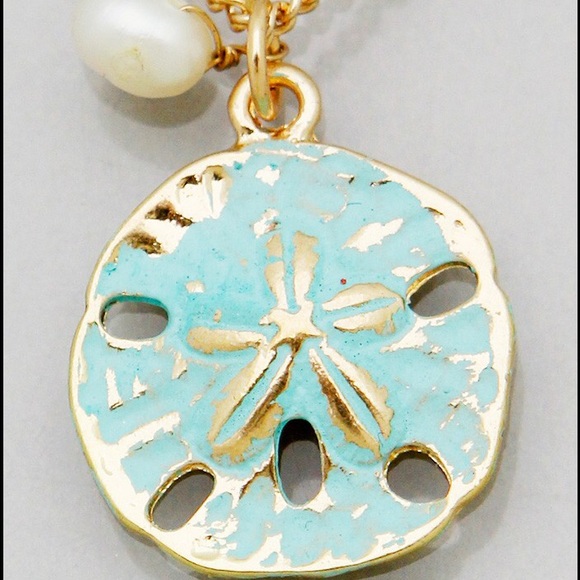 Mint sand dollar gold necklace - Picture 3 of 3
