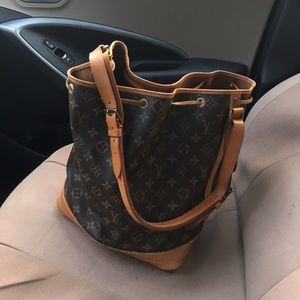 @jblacine only Louis Vuitton Bucket Noe Bag