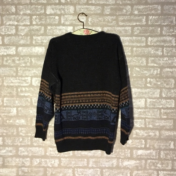 Loose Fit Sweater - Picture 3 of 4