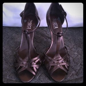 Bronze TriBeCa by Kenneth Cole stewpot heels.10M