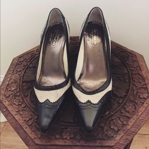 Coach Estafani spectator pumps size 7