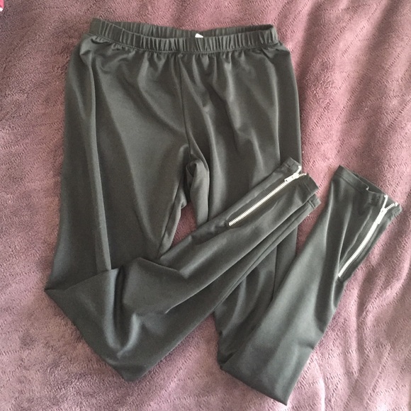 Steve Madden Side Zipper Leggings