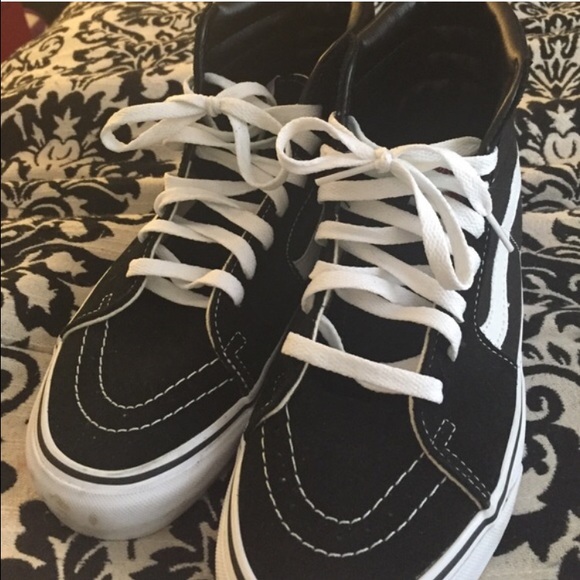 Black Vans Sk8 hi
