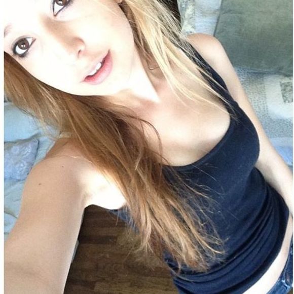Meet your Posher, Casie - Picture 1 of 1