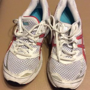 Asics size 9 white and red