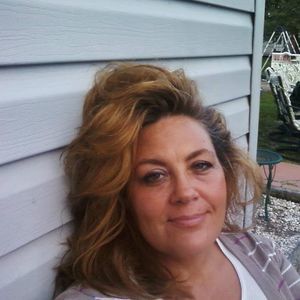 Meet your Posher, Lorie