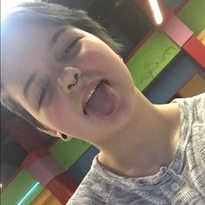 Meet your Posher, Max