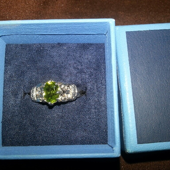 Sterling Silver Peridot Ring Size 5