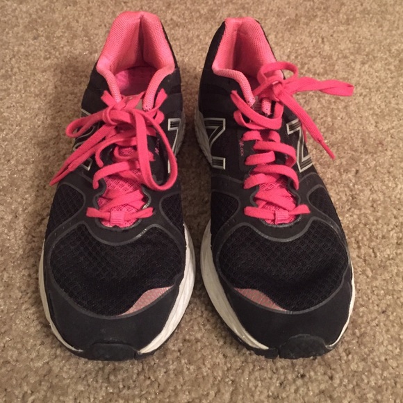 New Balance Shoes - New Balance Size 7 Pink and Black Running Shoes